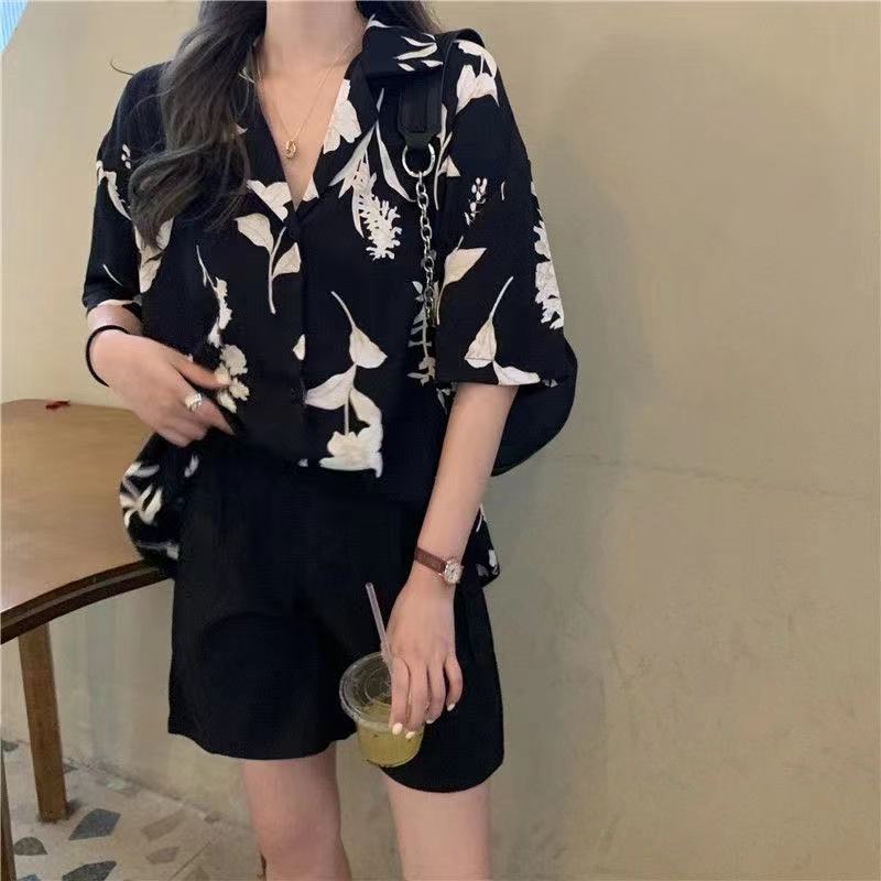 Áo sơ mi nữ tay ngắn dáng rộng dễ thương