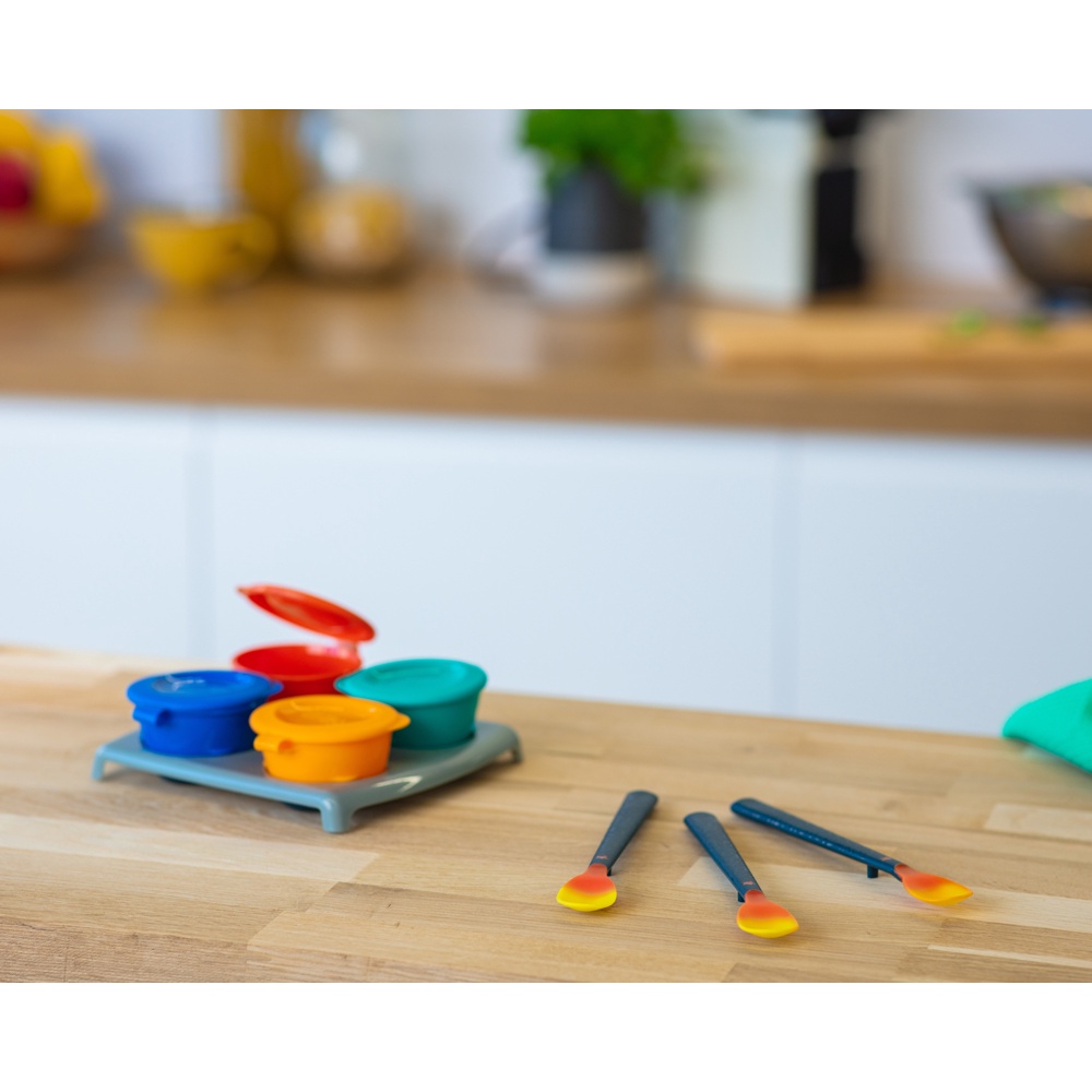 Thìa ăn dặm bề mặt kháng khuẩn có báo nhiệt Tommee Tippee Heat Sense, cho bé từ 4 tháng