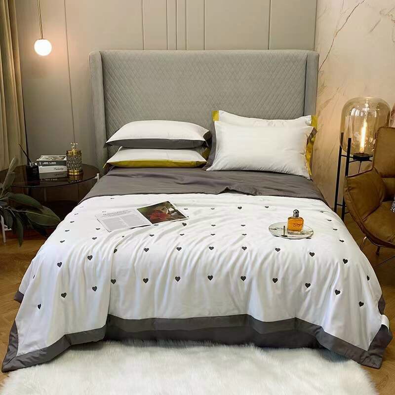 Chăn hè lụa thêu tim chần bông cao cấp mẫu mới 2022, mền lụa mềm mịn thoáng mát kích thước 2mx2m2 - Bông.Decor