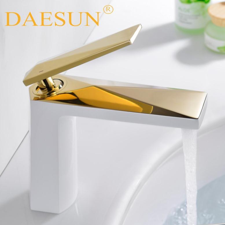 VÒI CHẬU LAVABO NÓNG LẠNH DAESUN DS 3223 .