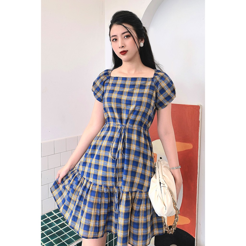 Đầm xòe kẻ caro ngắn tay, tay bồng bèo gấu DEW0298 - 92WEAR | BigBuy360 - bigbuy360.vn