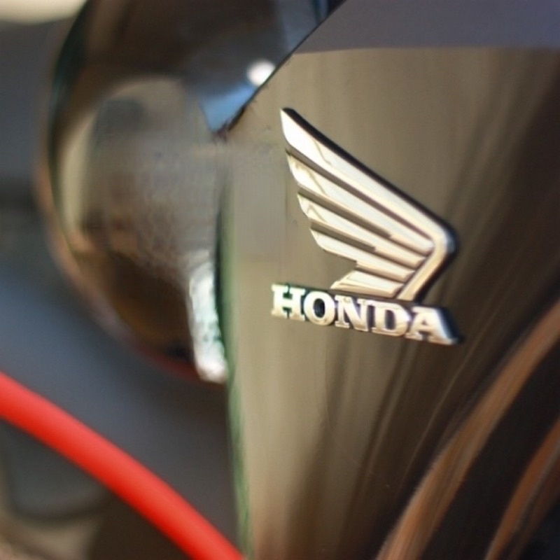 Tem Cánh Chim Honda Nhôm Cặp Trắng viền Đen