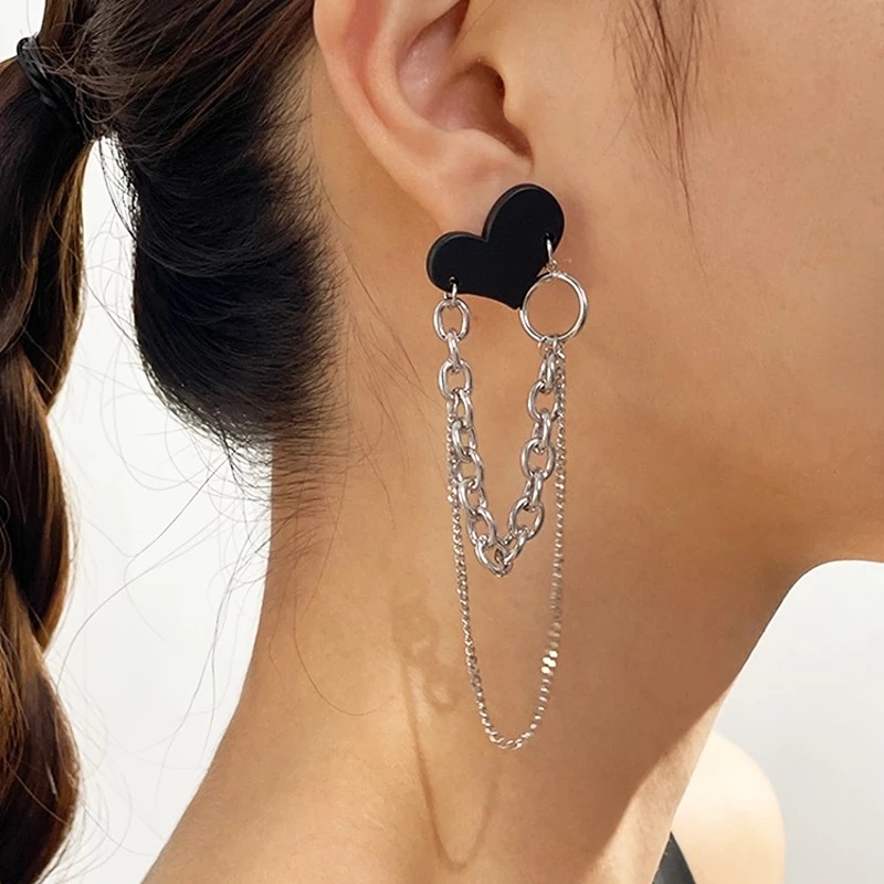 1 Đôi Bông Tai Dây Xích Dài Hình Trái Tim Màu Đen Sáng Tạo Cho Nữ