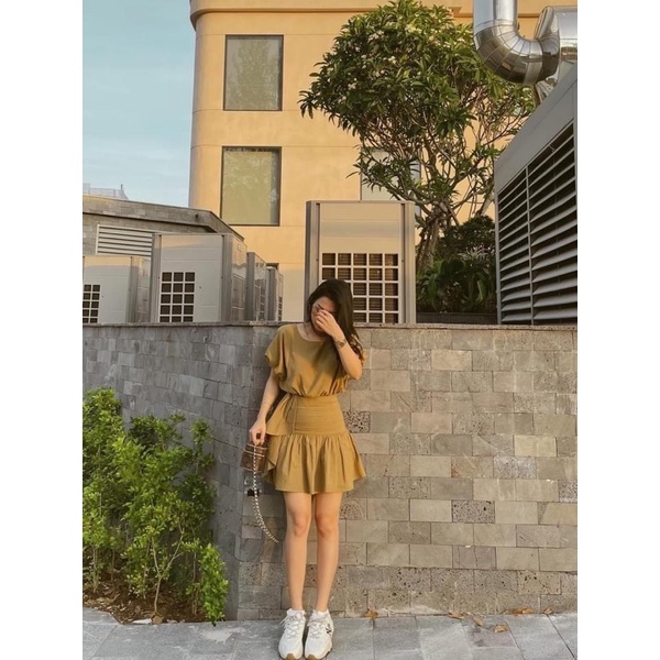 Váy liền thân nâu be