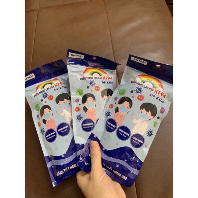 Khẩu Trang Trẻ Em Y TẾ 4 Lớp, khẩu trang KF94 DP MASK Hàn Quốc giúp bé kháng khuẩn,chống bụi mịn và khói ô nhiễm.