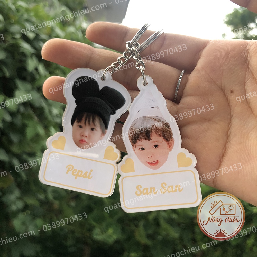 Móc chìa khóa mica cắt hình bé dễ thương và ghép ảnh vào chibi theo yêu cầu