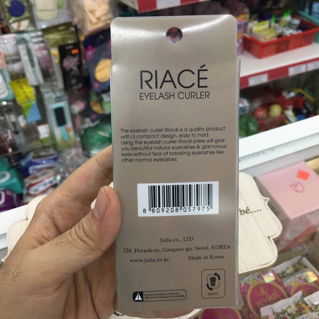 Bấm kẹp mi tay nhựa không gỉ Riace Hàn Quốc