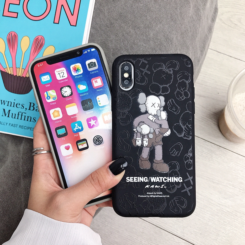 Ốp lưng in hình KAWS cho iPhone 12 11 Pro Max XS Max XR X 6 6s 7 8 Plus | BigBuy360 - bigbuy360.vn