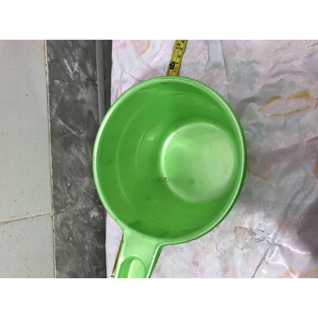 ca nhựa múc nước có quai màu xanh lá mã 28-2 ( 1 cái )