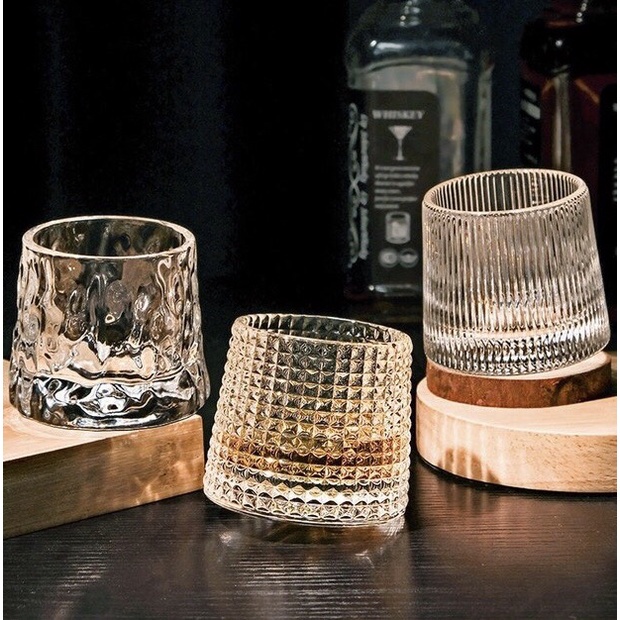 Ly thuỷ tinh đáy lồi xoay 360 độ sọc dọc sang chảnh