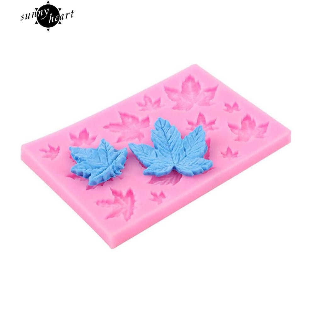 Khuôn Bánh Silicon Hình Lá Phong Xinh Xắn