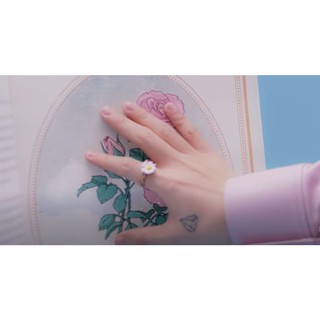 Nhẫn hoa cúc Sơn Tùng có chắc yêu là đây