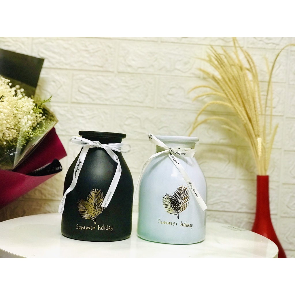 Lọ hoa thủy tinh họa tiết hình lá dáng bầu có nơ xinh xắn