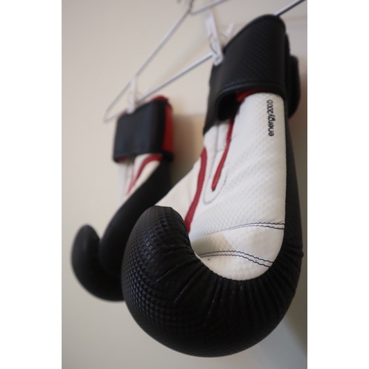 Găng tay boxing Adidas