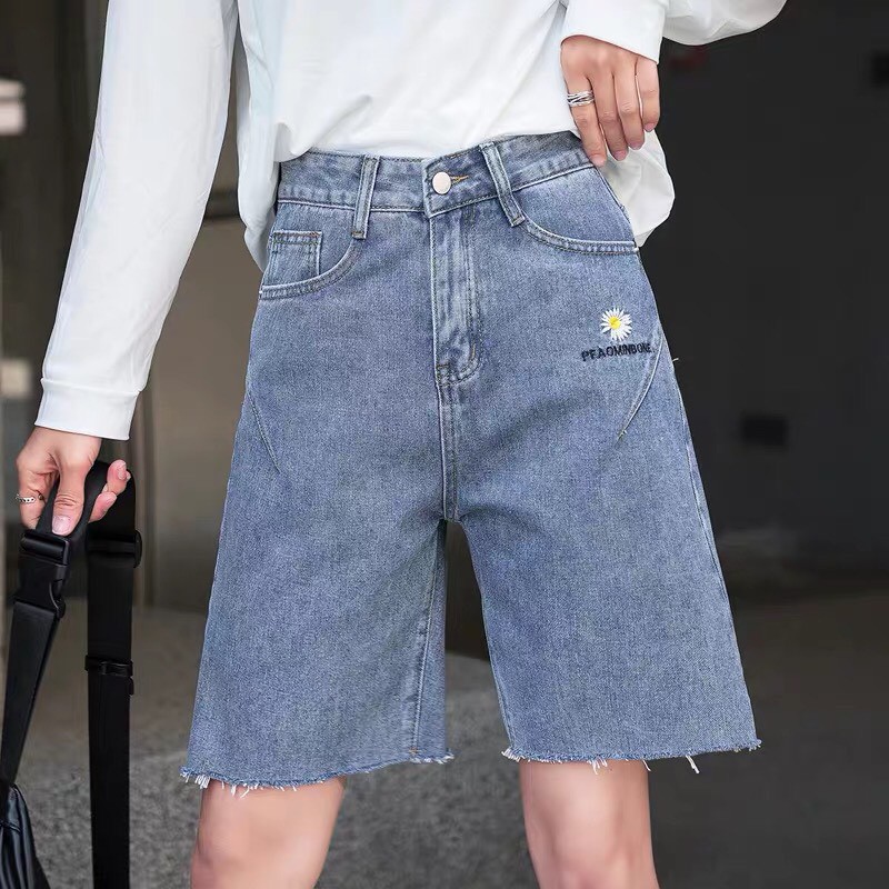 Quần jean ngố lửng thêu hoa cúc chữ gạch hot hti ảnh thật