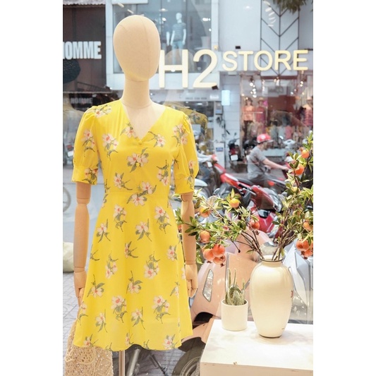 Đầm hoa vàng 🌼