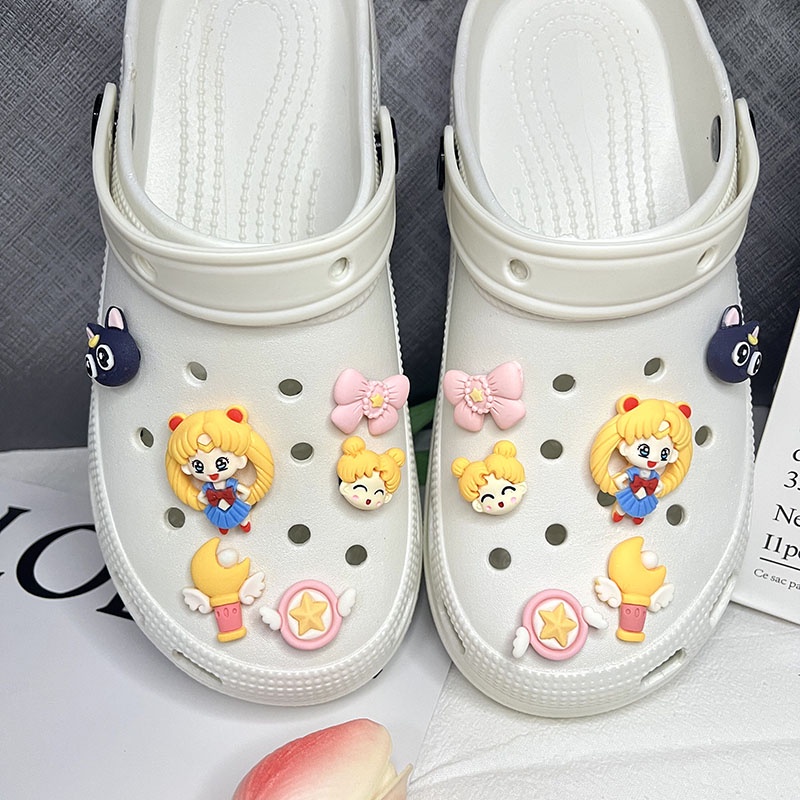 Pikachu KT phụ kiện dép Crocs charm DIY khóa giày crocs jibbitz Nhựa trang sức Phụ kiện trang trí giày crocs nút trang trí giày trẻ em Dép Sandal Đồ trang sức Quà tặng sáng tạo món quà đặc biệt