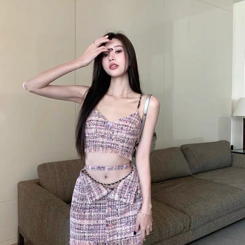 Set áo croptop + chân váy dạ gợi cảm