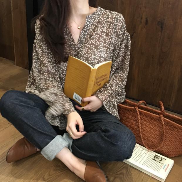 Áo Sơ Mi Voan Hoa Tay Dài Ống Loe Cổ Thấp Thời Trang Cho Nữ