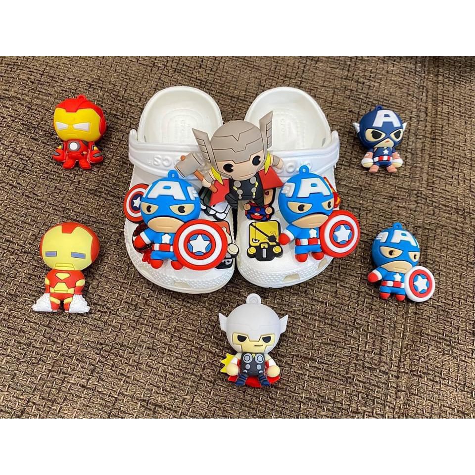 Sục cá sấu cho bé trai và gái tặng full charm như hình có thể chọn theo ý