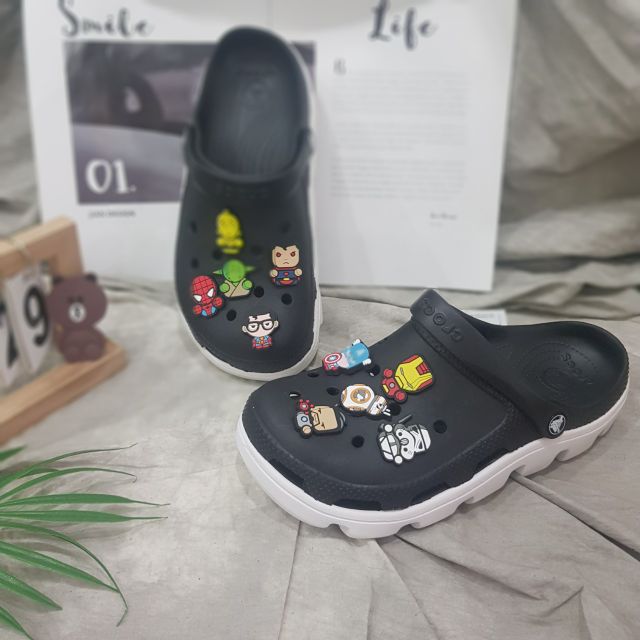 Sục xịn đen đế trắng