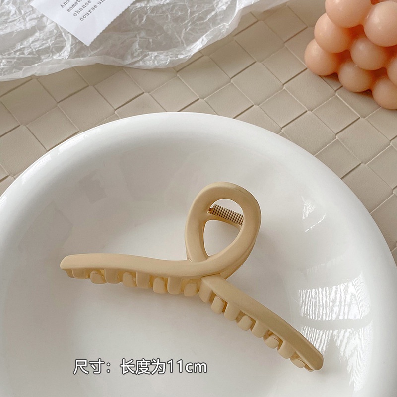 Kẹp Tóc Hình Cá Mập Màu Cà Phê Đậm Thời Trang Cho Nữ Tj234