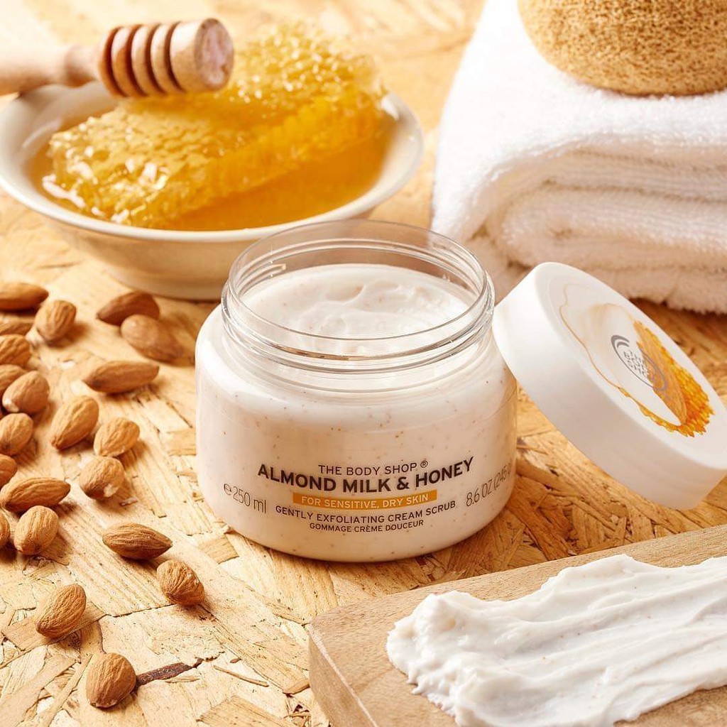 Tẩy tế bào chết The Body Shop Almond Milk and Honey Gently Exfoliating Cream Scrub