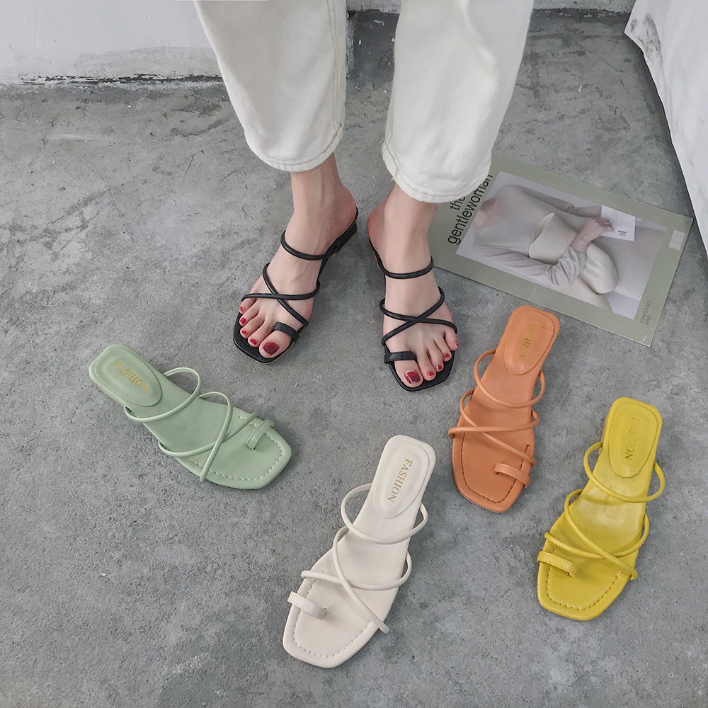Đánh giày gót dày màu da của nữ Hàn Quốc