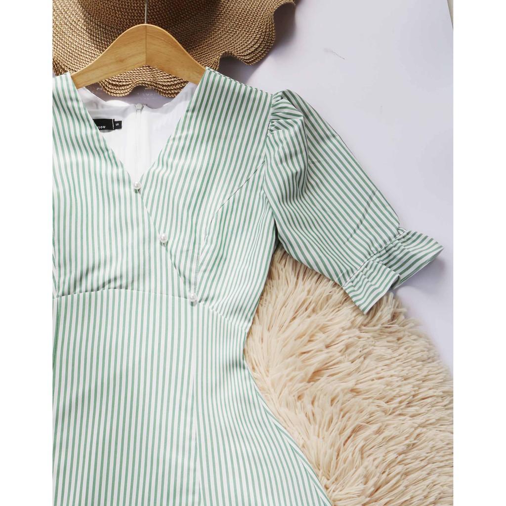 Đầm xanh công sở cho nàng lép cổ tim tôn dáng khoe eo thon và cao hơn với sọc dọc | BigBuy360 - bigbuy360.vn