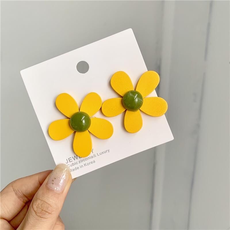 Bông tai hoa mai vàng size to bằng gỗ phong cách thời trang cổ điển cho nữ