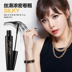 Bộ trang điểm kẻ mắt và kem chống nắng | BigBuy360 - bigbuy360.vn