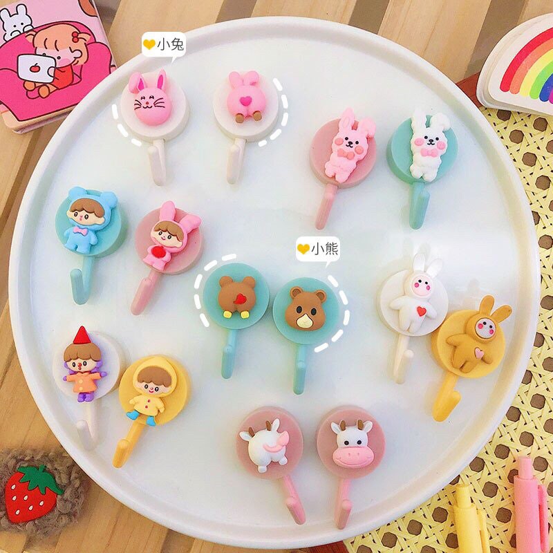 Set 2 Móc Treo Đồ Dán Tường Đa Năng Tiện Dụng Hoạ Tiết Đáng Yêu, Móc Dính Tường Đôi, Móc Nhựa Nhiều Màu