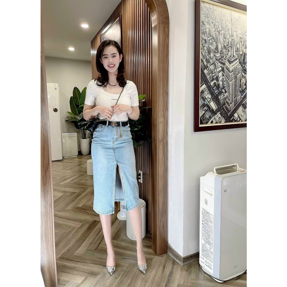 ÁO CỘC TAY CỔ VUÔNG IN CHỮ SUNDAY