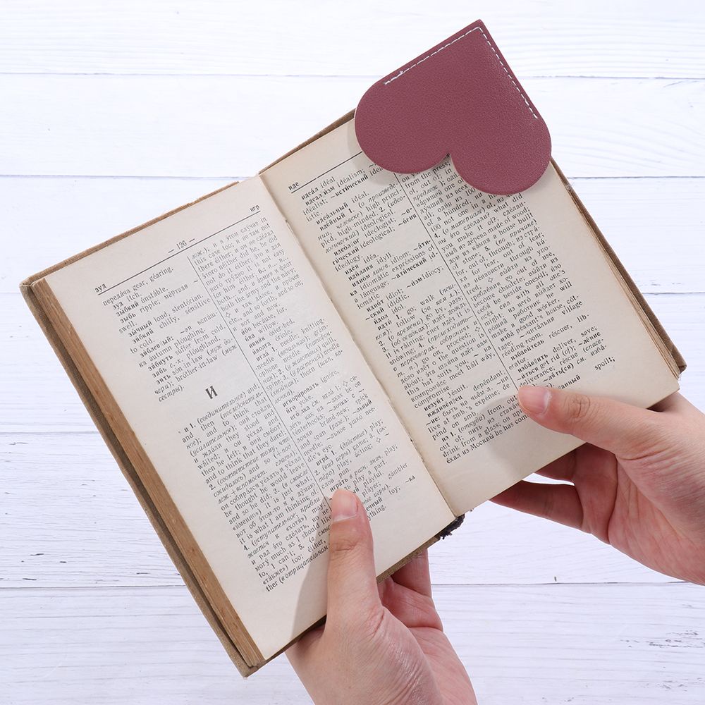 Kẹp Đánh Dấu Trang Sách Bằng Da Màu Kẹo Hình Trái Tim Cổ Điển
