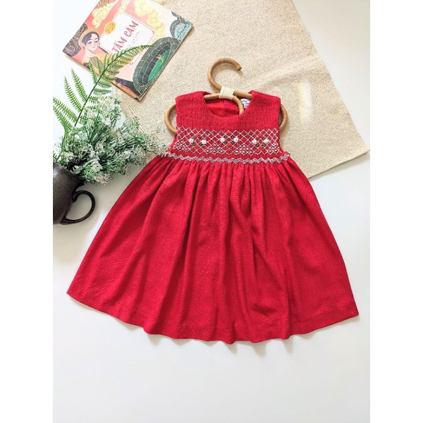 Đầm bé gái smock đỏ linen