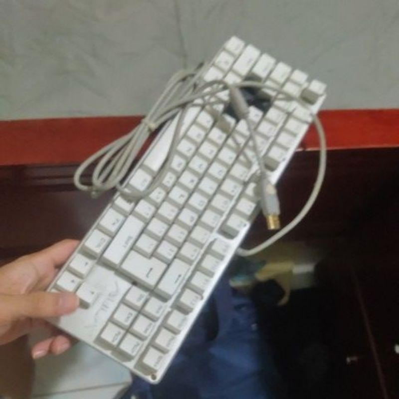 Bàn phím cơ aura cũ