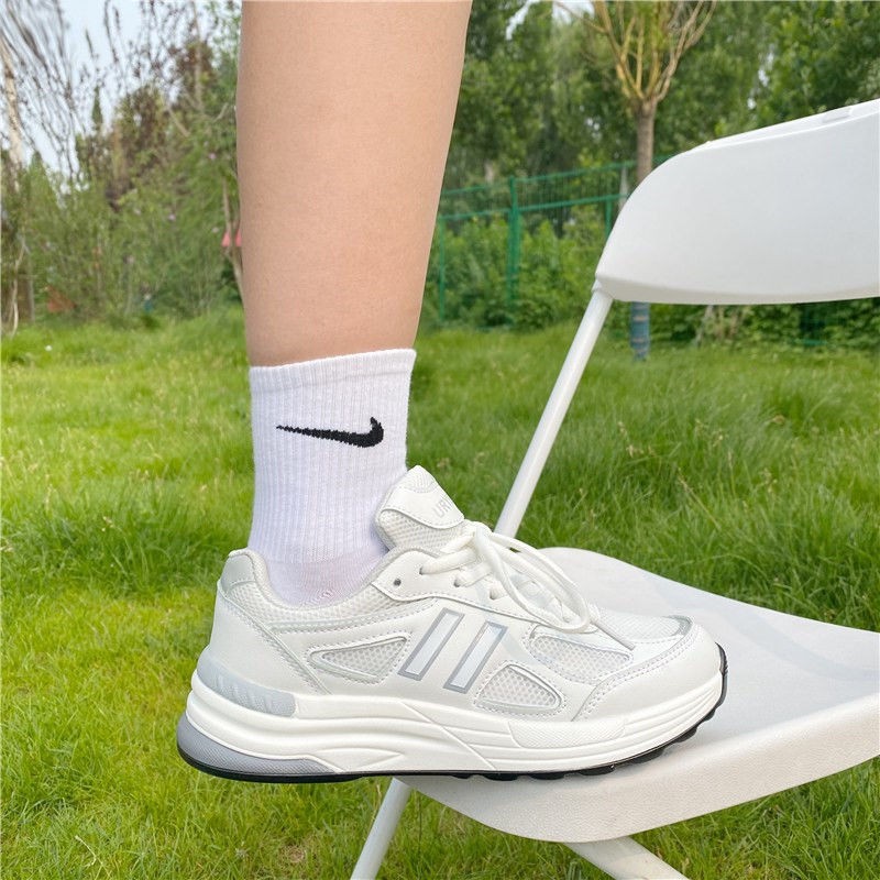Giày thể thao chạy bộ phối lưới thoáng khí màu trắng phong cách retro thời trang mùa hè mới năng động cho nữ