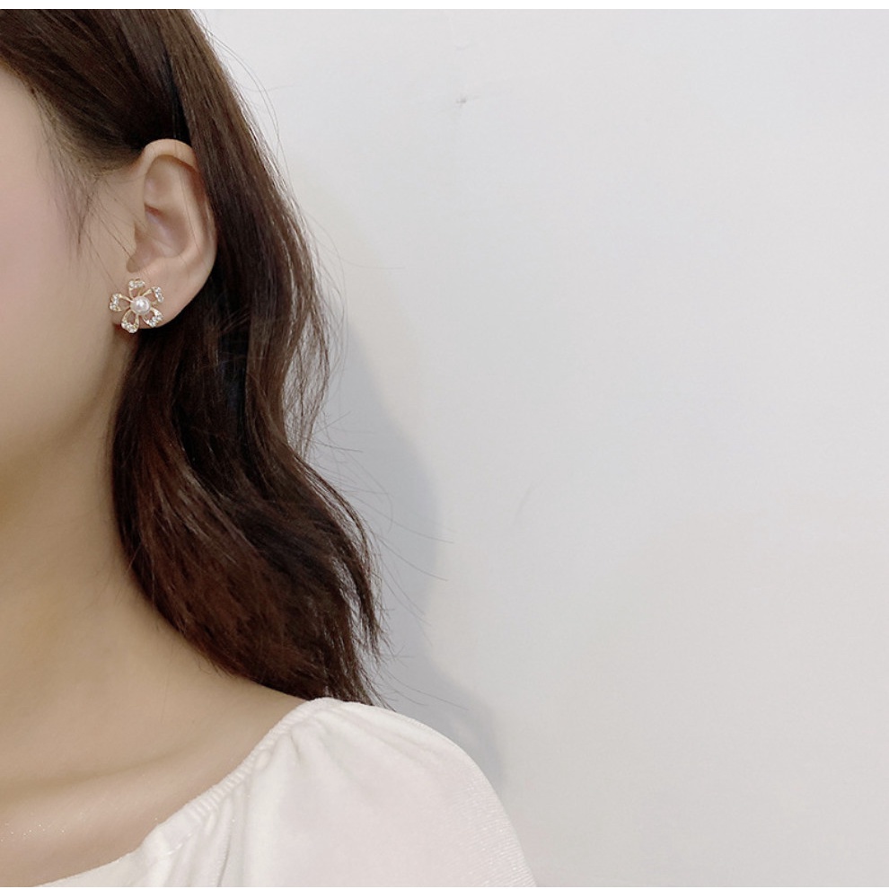 Khuyên tai chuôi bạc S925 Hình bông hoa đính đá HALLA BT141