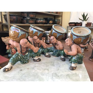 Chậu tượng La Hán cõng vò