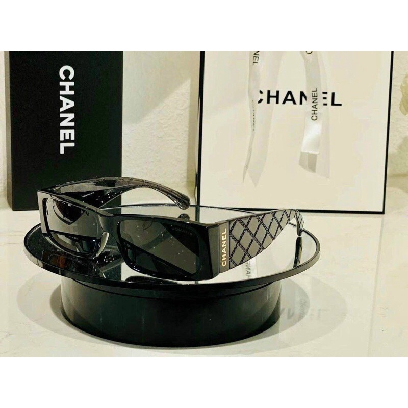 Kính mát đen vuông gọng to Chanel phong cách siêu sang