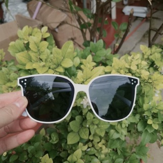 Kính viền trắng thời trang dành cho nữ