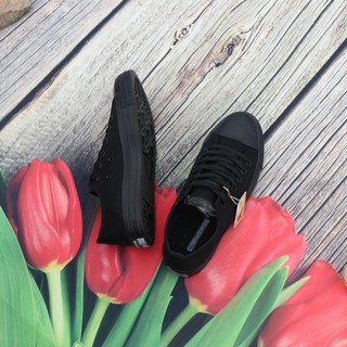 Giày Sneaker Full Đen Nam Cổ Thấp ZRS