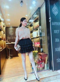 Chân váy ren xoè  tầng