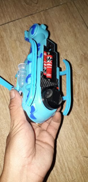 Chiếc trực thăng có nhạc và đèn led rất đẹp tặng kèm pin