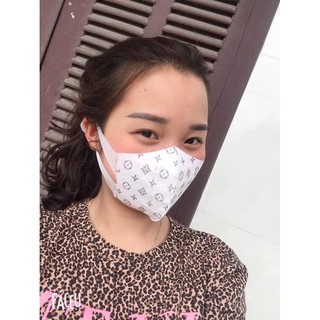 Khẩu trang 3D Mask Lv ( Hộp 50 Cái )