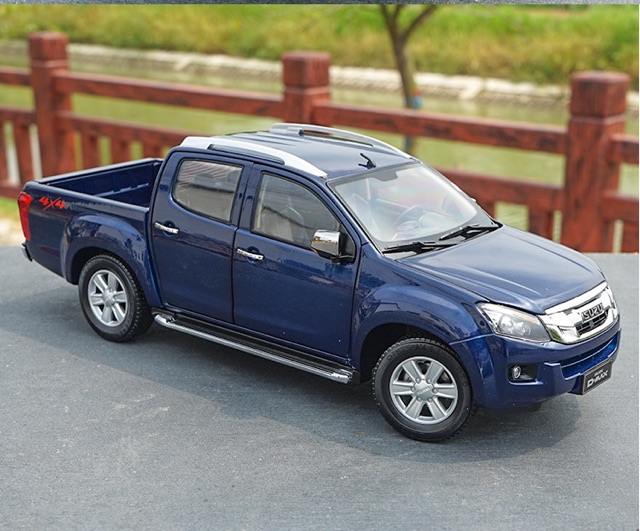 MÔ HÌNH XE ISUZU D-MAX TỶ LỆ 1:18