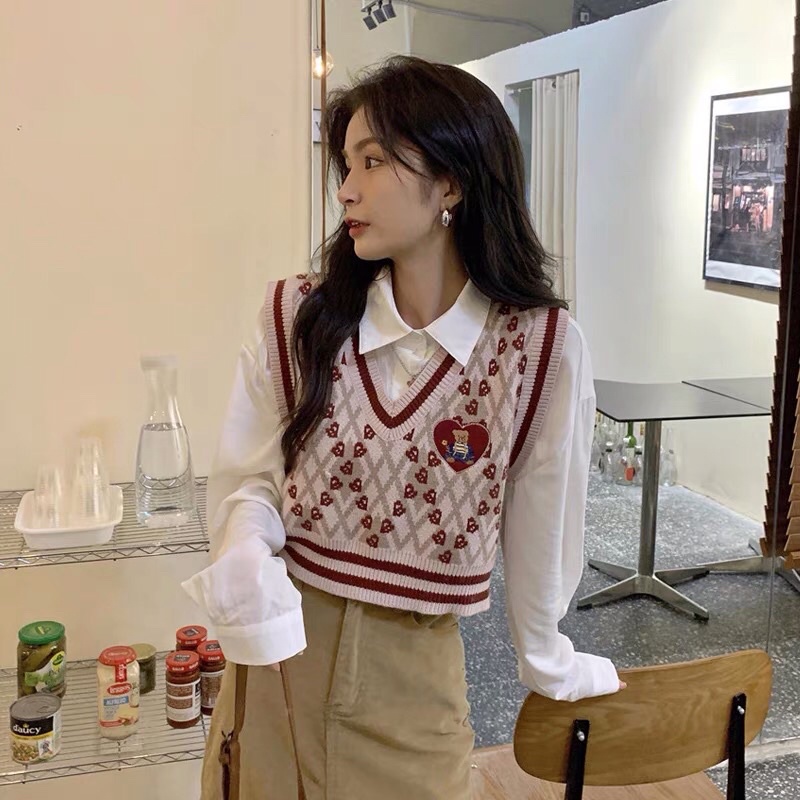 Áo gile len thêu Red Heart đáng yêu Footmade