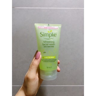 Sữa rửa mặt Simple (mẫu mới)