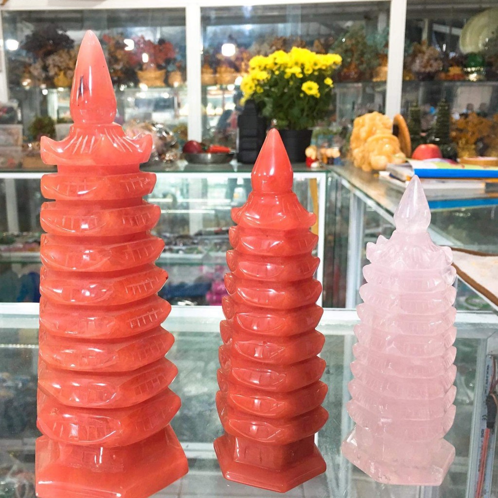 Tháp văn xương đá núi lửa đỏ
