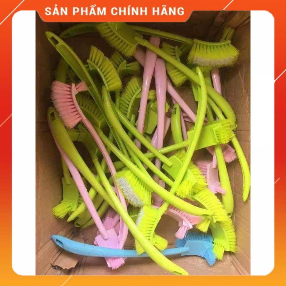 Cây cọ bồn cầu, toillet 2 đầu tiện dụng